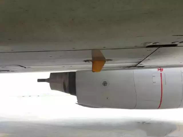 測距機（DME）系統(tǒng)提供飛機與地面站之間斜距（視線）距離的測量